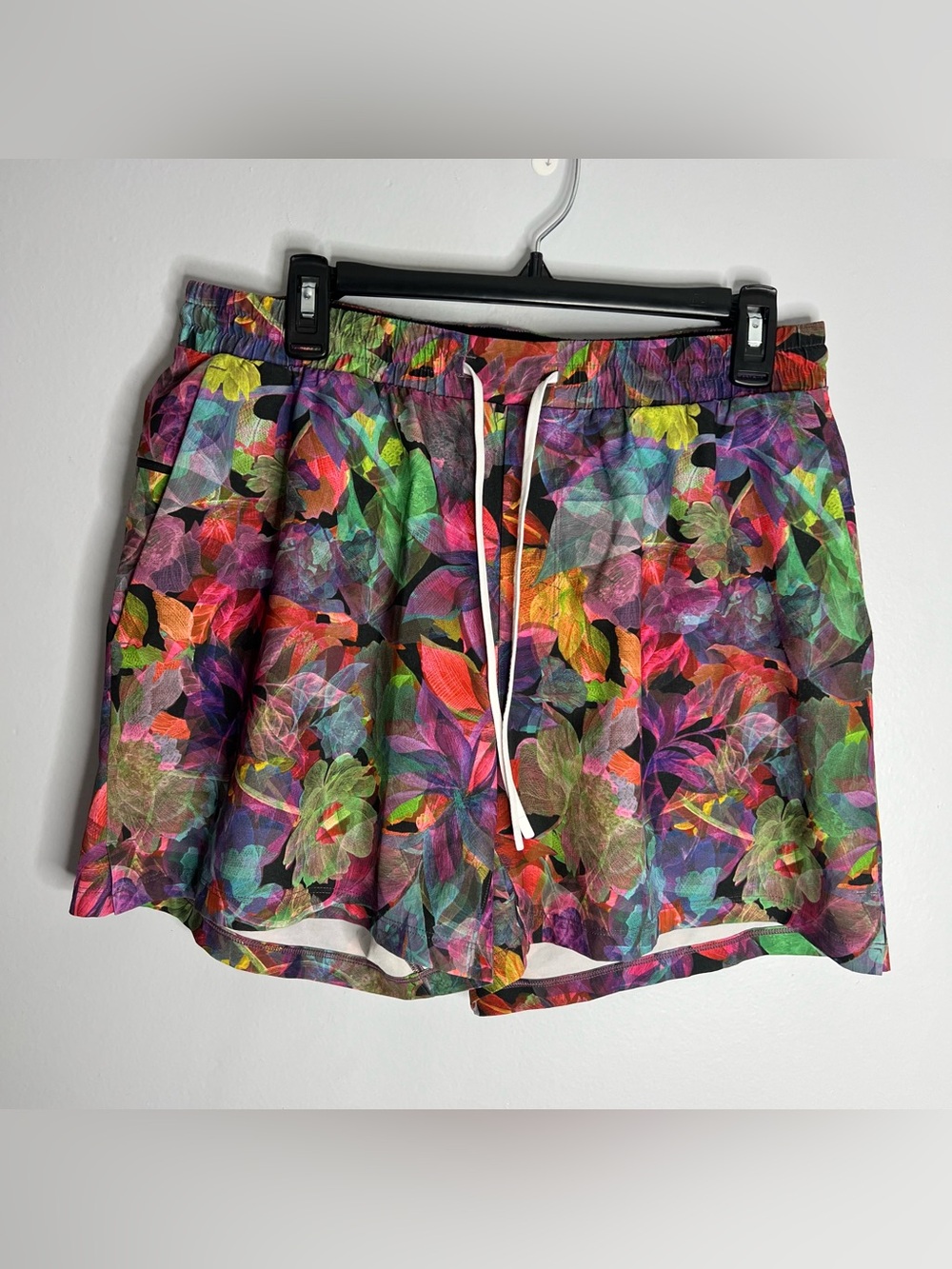 Lululemon Pool Shorts 5 Inch Inseam Mens Large Multicolor Mesh Liner LM7AYVS